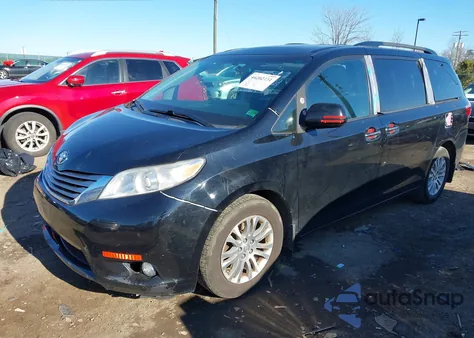 2017 Toyota Sienna Xle Premium 8 Passenger z USA, uszkodzony, nr VIN 5TDYZ3DC6HS870018